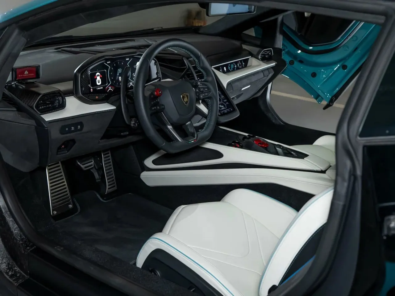 Lamborghini Revuelto, фото 4