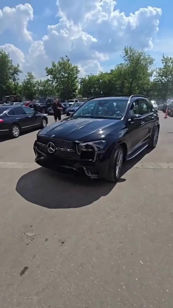 Mercedes-Benz GLE 450, Выдача
