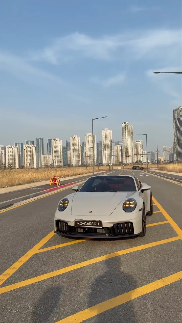 Porsche 911 Cabrio 4 GTS, Из Кореи