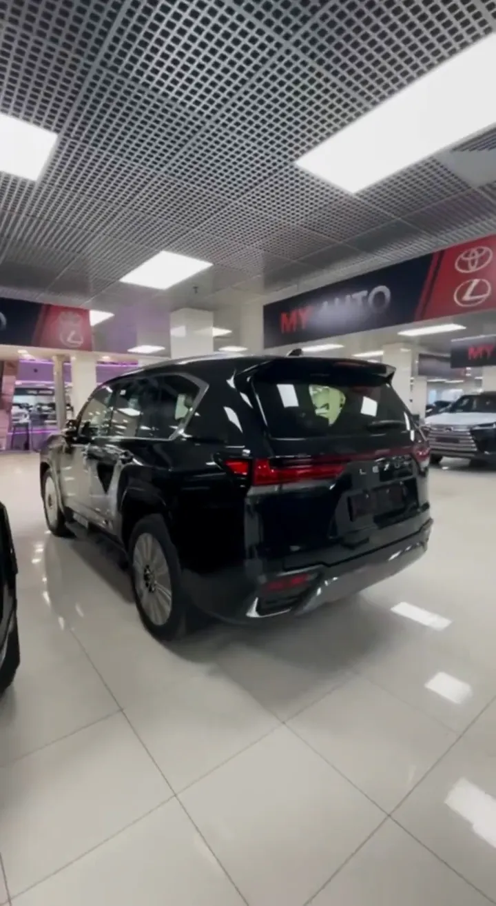 Lexus LX 500, Лизинг